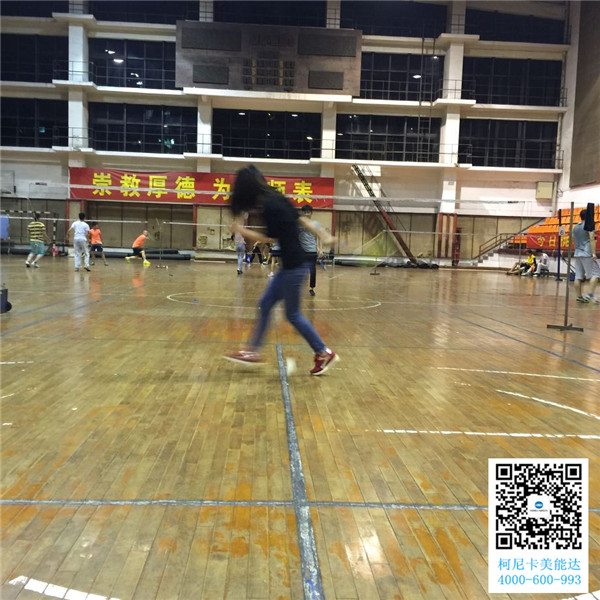 男神訓練我們家五行缺運動的萌萌噠女神練球